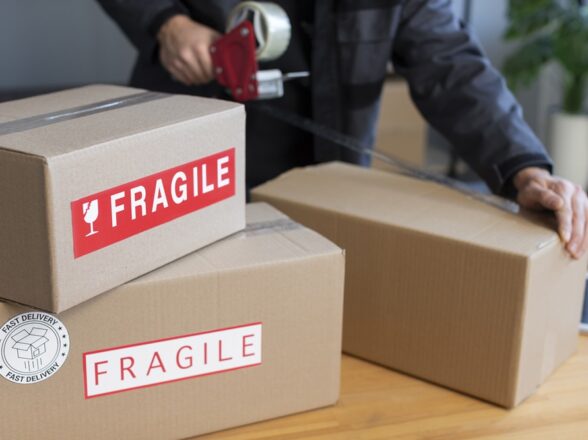 Carga frágil: o que é e como transportar?